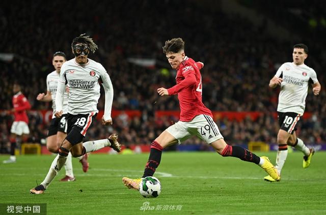 和射门更显 和射门更显